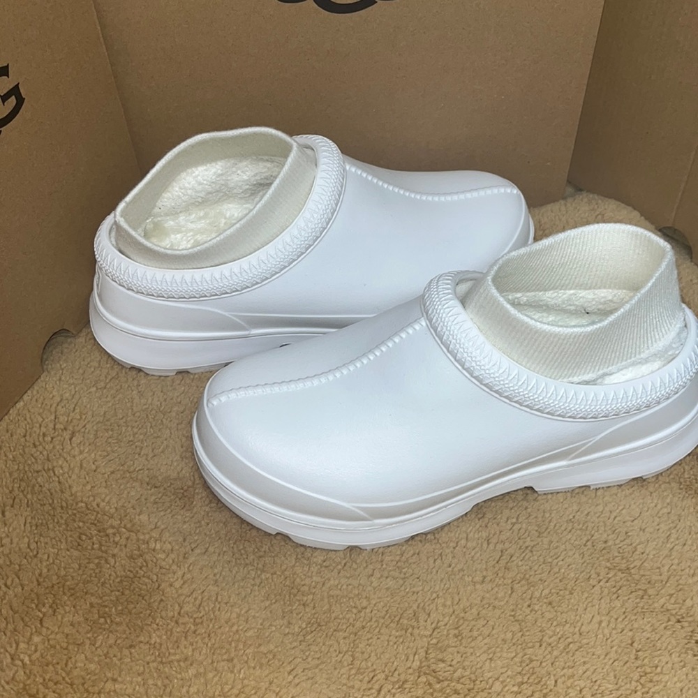 UGG TASMAN X